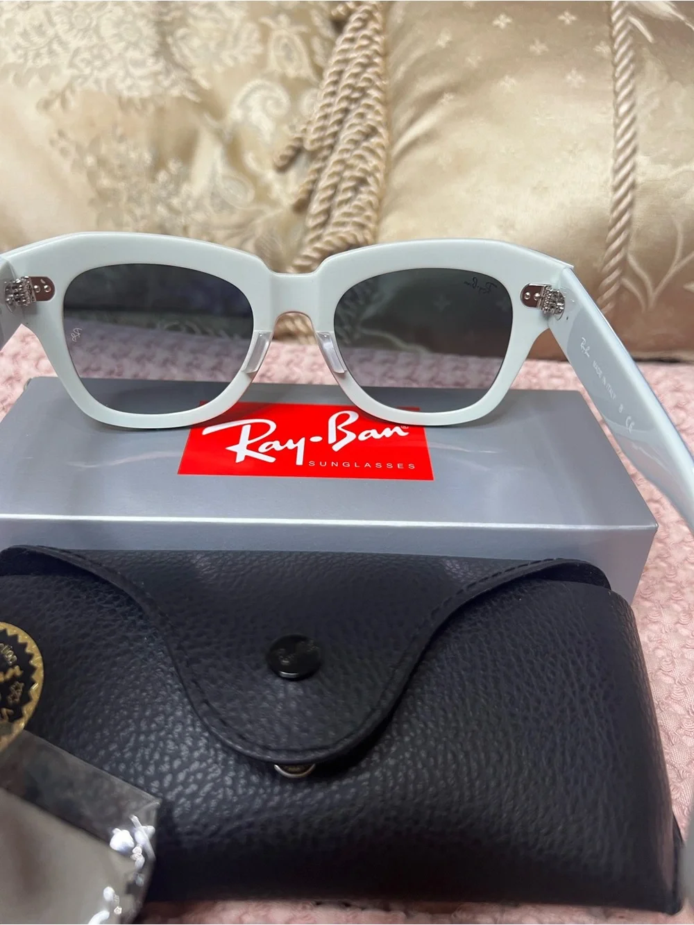 Ray-Ban State Street RB2186 1299/3M Blue Gradient Sunglasses NWT 49mm